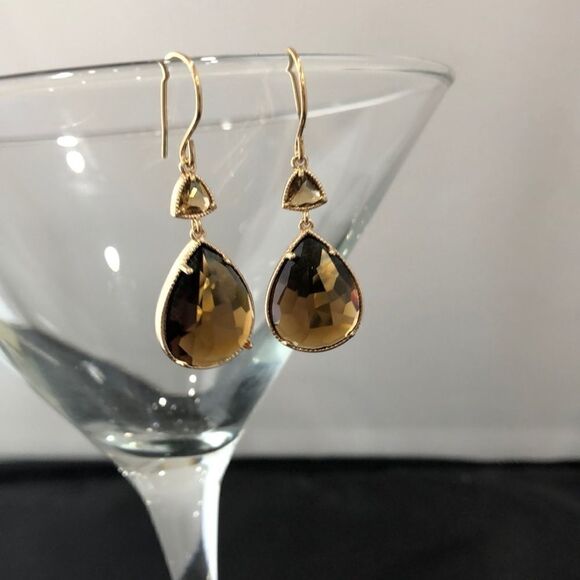 New gold filled teardrop drop dangle earrings. - Picture 1 of 3
